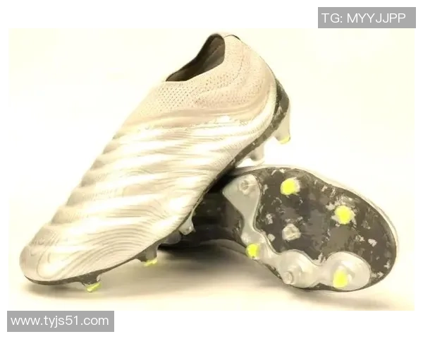 探索阿迪足球鞋四大系列的独特魅力与性能优势